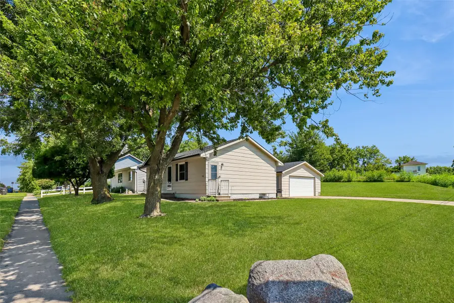 3817 SE 23rd Street, Des Moines, IA 50320 - #2
