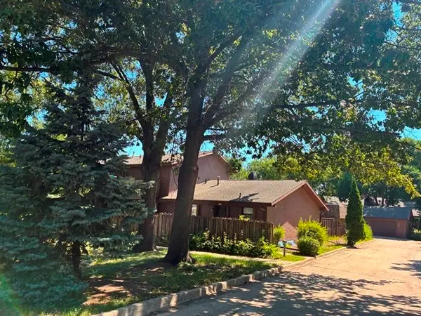 4621 Lockner Drive #6, Urbandale, IA 50322
