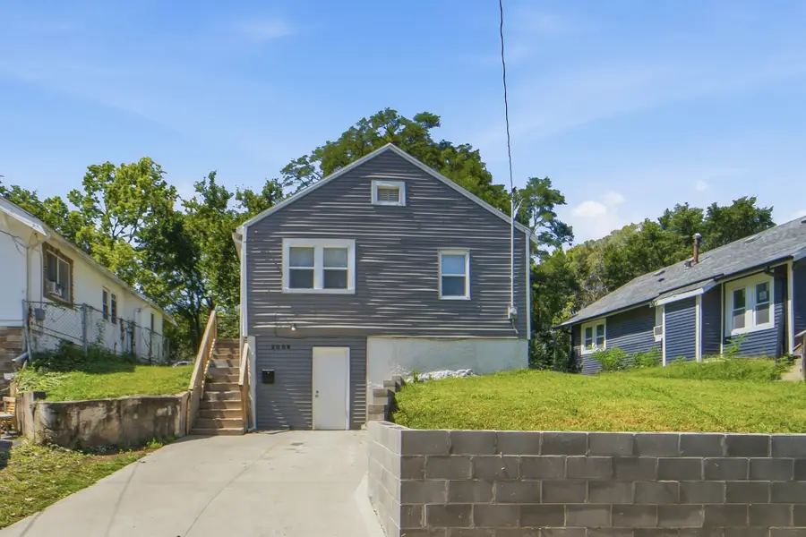 2008 22nd Street, Des Moines, IA 50310 - #2