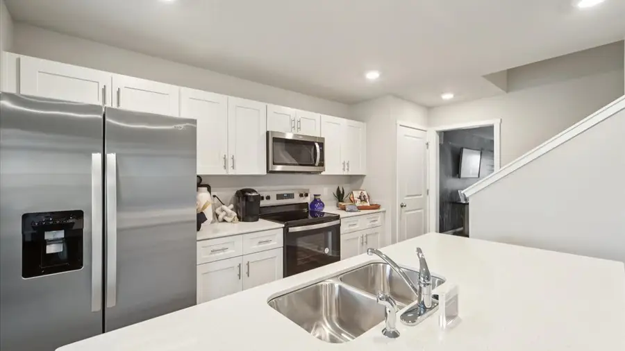 D-106 2401 E 50th Court, Des Moines, IA 50317 - #2