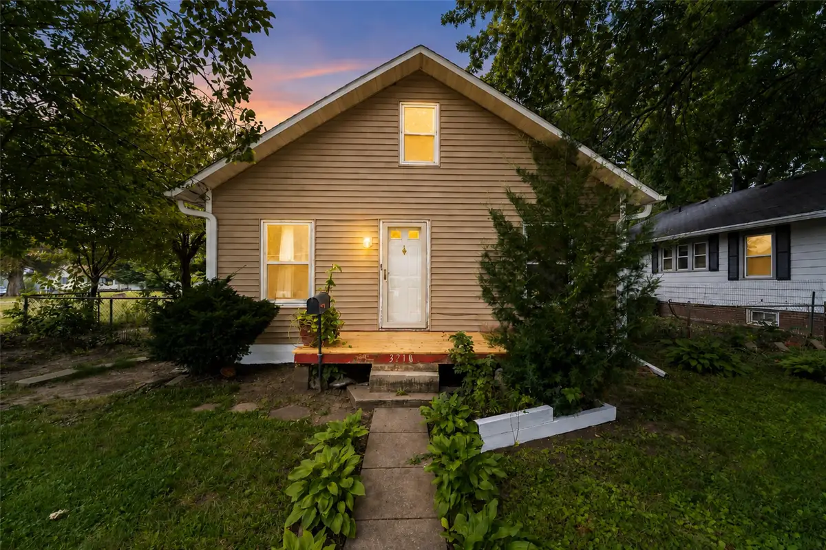 3210 Columbia Street, Des Moines, IA 50313 - #1