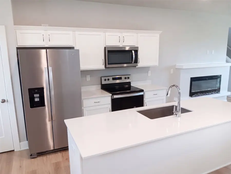 15215 Deerview Drive, Urbandale, IA 50323 - #2