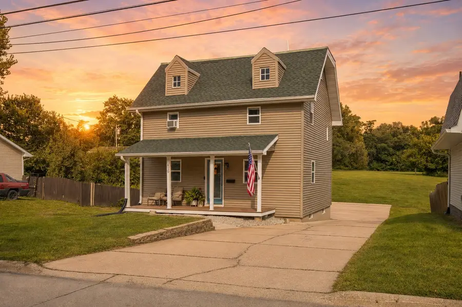 610 1st Street S, Newton, IA 50208 - #2