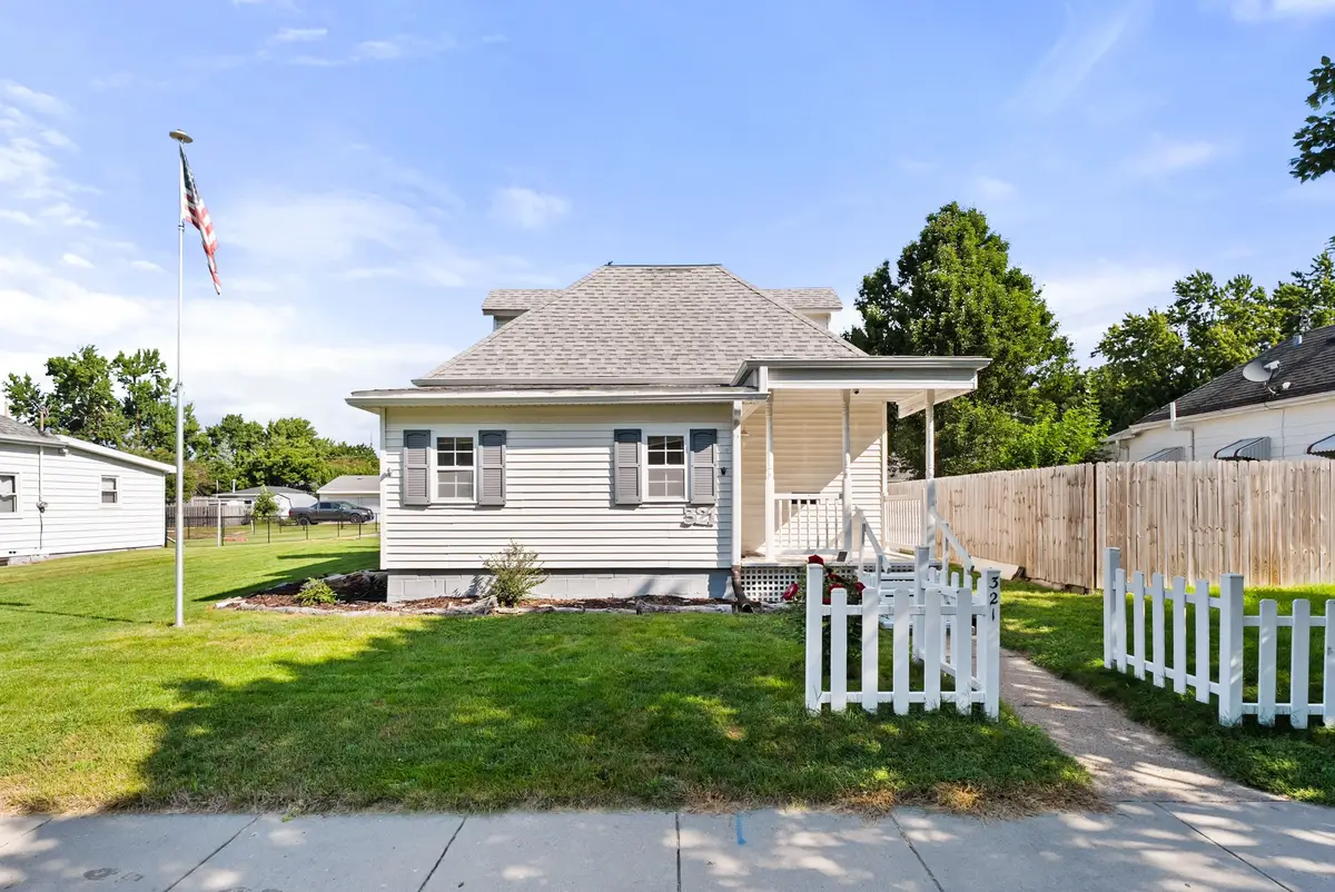 321 15th Street, Boone, IA 50036 - #1