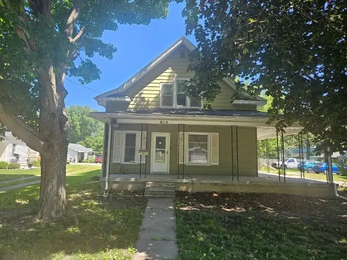 604 S 3rd Avenue E, Newton, IA 50208 - #1