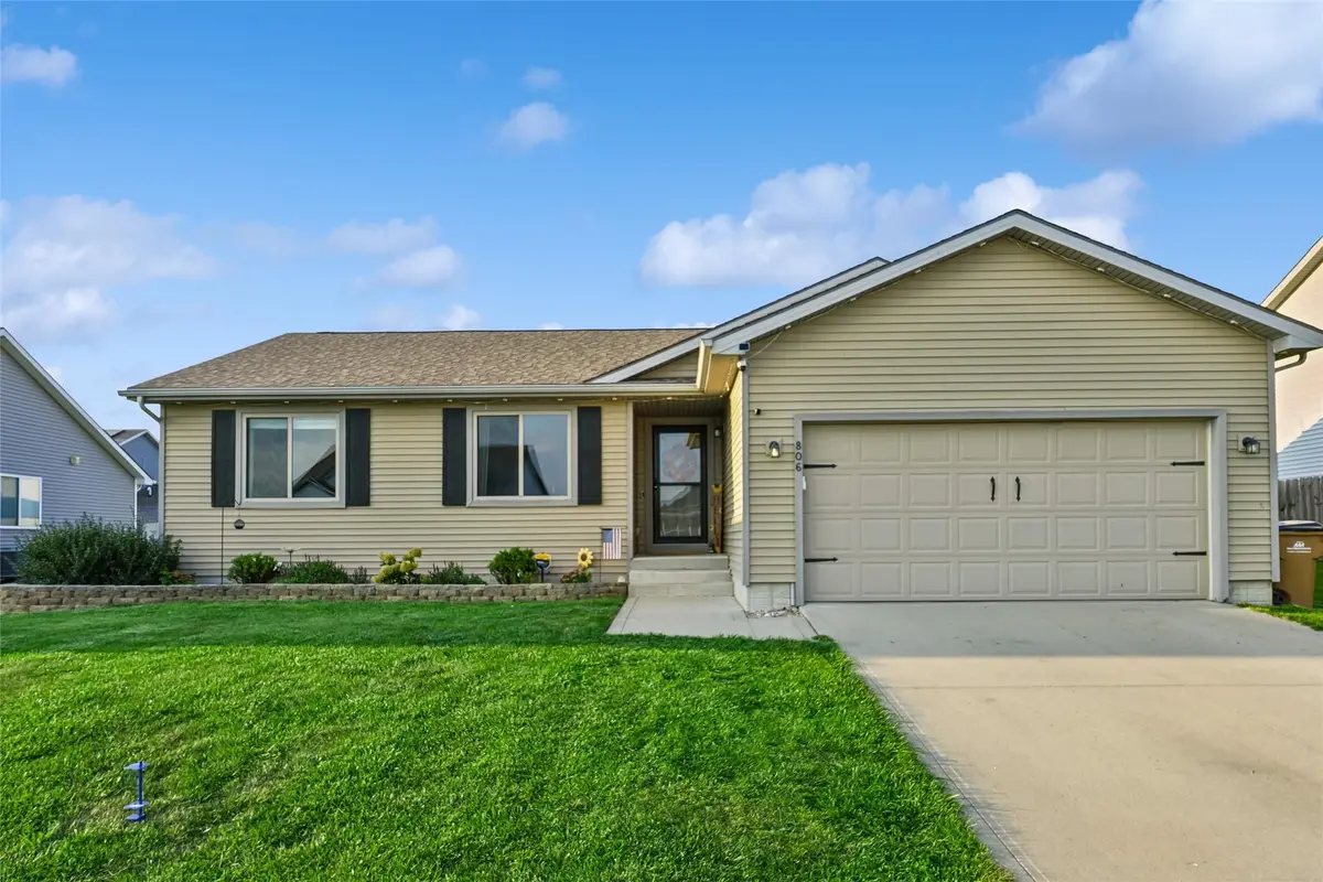 806 37th Street Sw, Bondurant, IA 50035 - #1