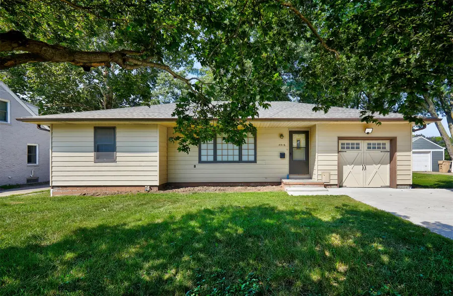 3916 72nd Street, Urbandale, IA 50322 - #2