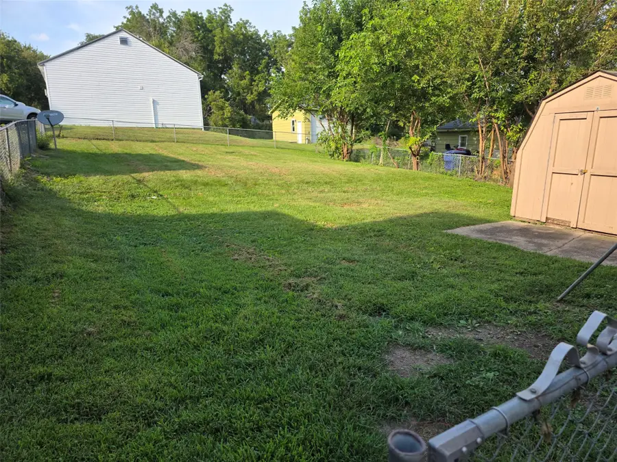 925 Virginia Avenue, Des Moines, IA 50315 - #3