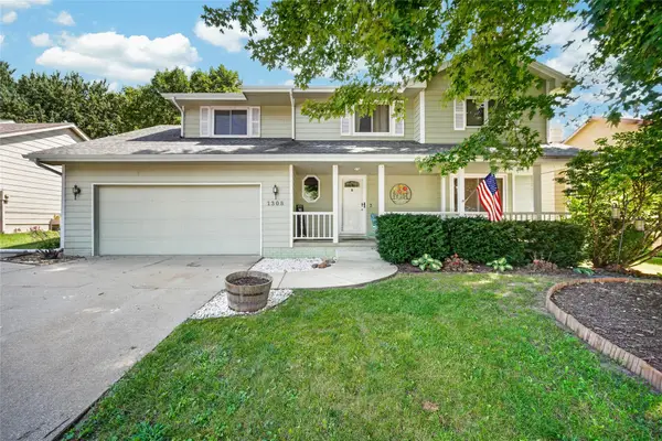 1308 E 17th Street, Norwalk, IA 50211