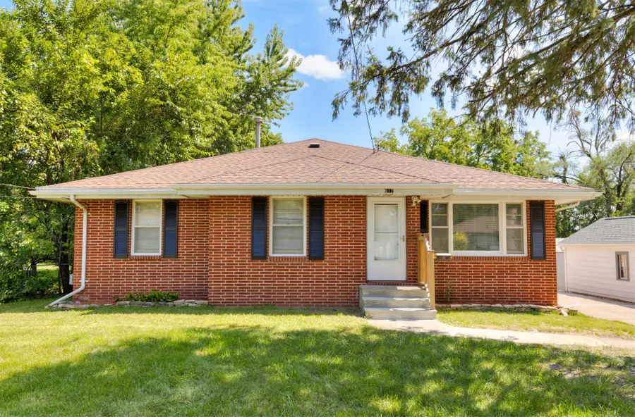 617 13th Street, West Des Moines, IA 50265 - #2
