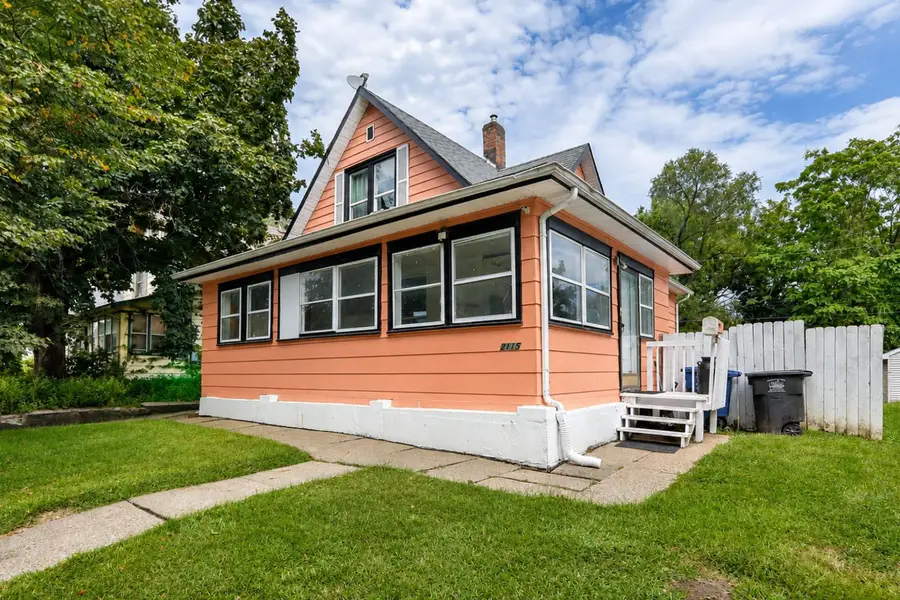 2115 E 13th Street, Des Moines, IA 50316 - #2