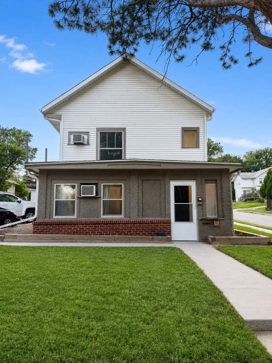 686 34th Street, Des Moines, IA 50312 - #1