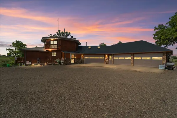 2764 D Avenue, Garwin, IA 50632