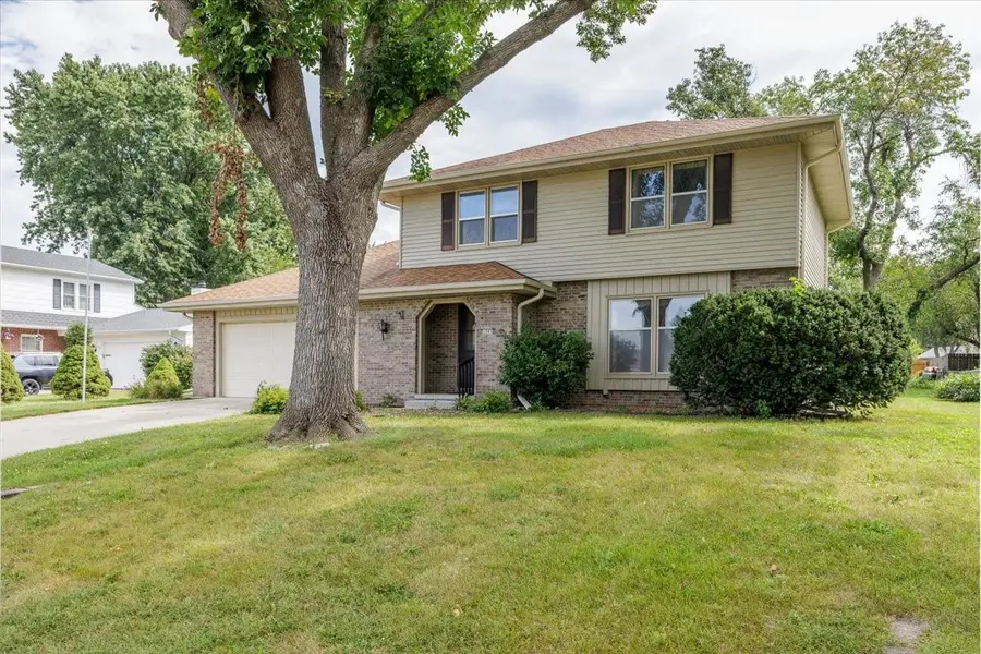 1041 Belle Mar Drive, West Des Moines, IA 50266 - #2