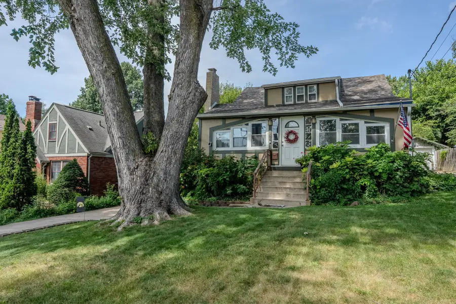 3711 Franklin Avenue, Des Moines, IA 50310 - #2