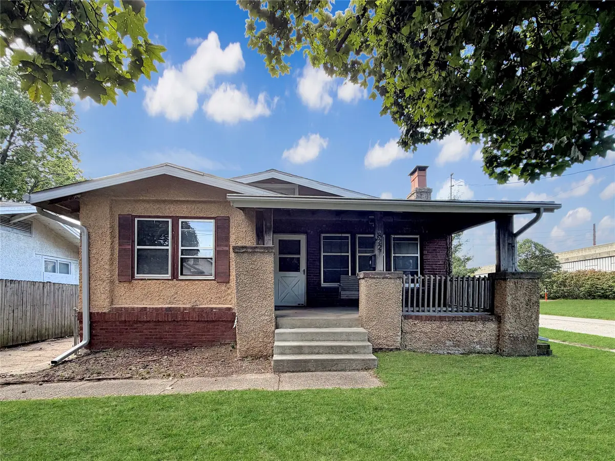 822 33rd Street, Des Moines, IA 50312 - #1
