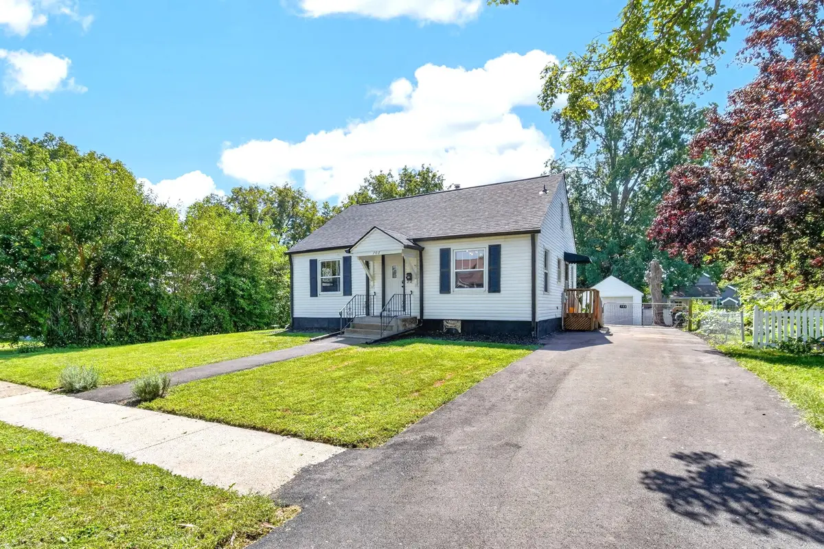 703 E Salem Avenue, Indianola, IA 50125 - #1