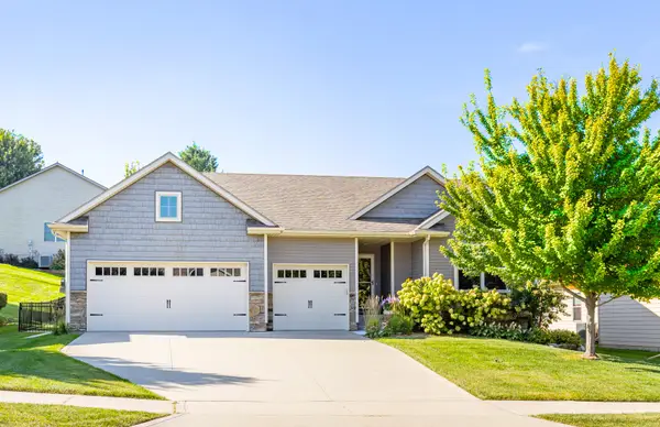 526 Crescent Lane, Norwalk, IA 50211