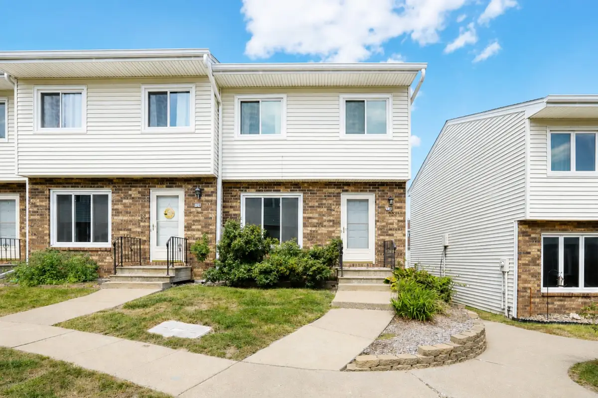 224 Holiday Circle #31, West Des Moines, IA 50265 - #1