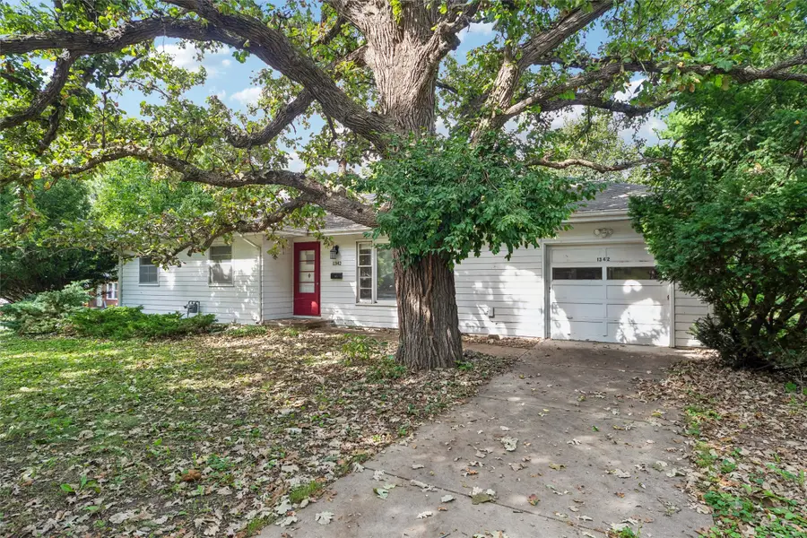 1342 73rd Street, Windsor Heights, IA 50324 - #2