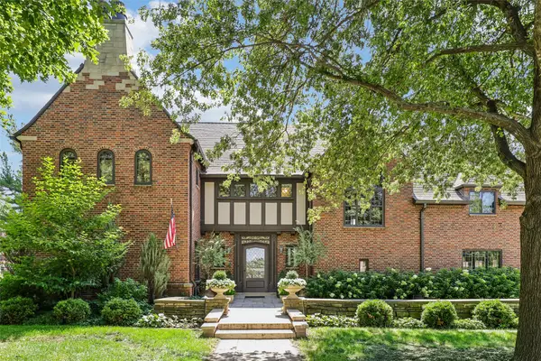 5300 Harwood Drive, Des Moines, IA 50312