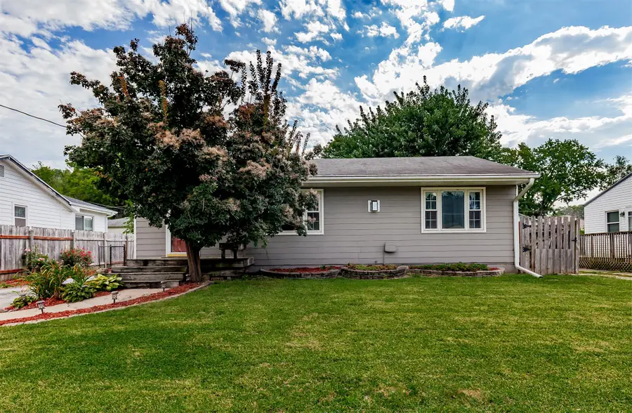 2705 E 39th Street, Des Moines, IA 50317 - #2