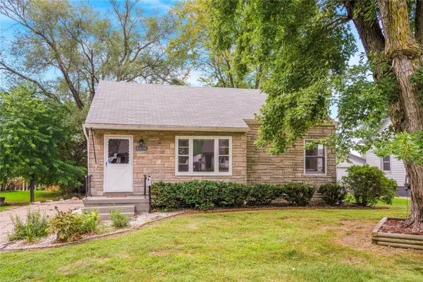 6216 Holcomb Avenue, Des Moines, IA 50322
