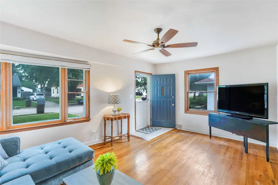 6216 Holcomb Avenue, Des Moines, IA 50322 - #3