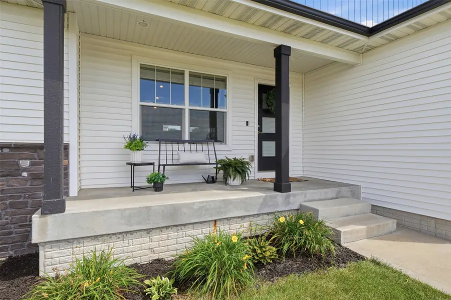 305 Prairie Creek Drive, Pleasant Hill, IA 50327 - #2