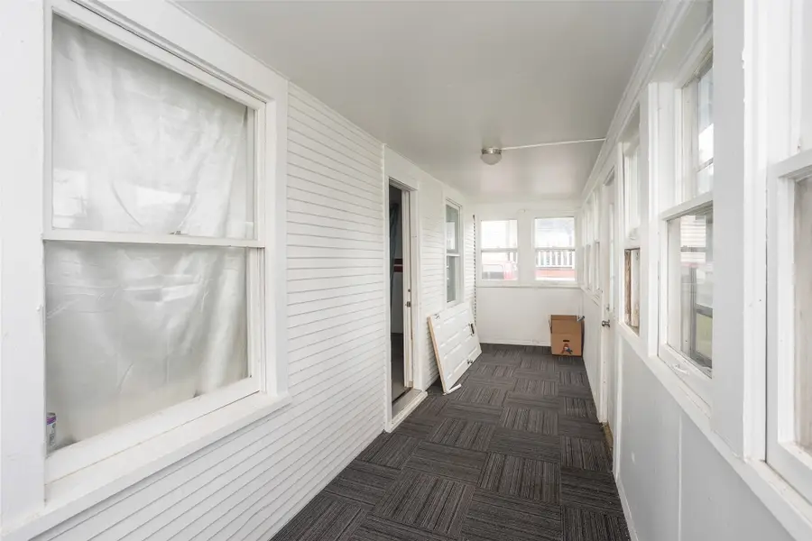2450 E Grand Ave Avenue, Des Moines, IA 50317 - #2