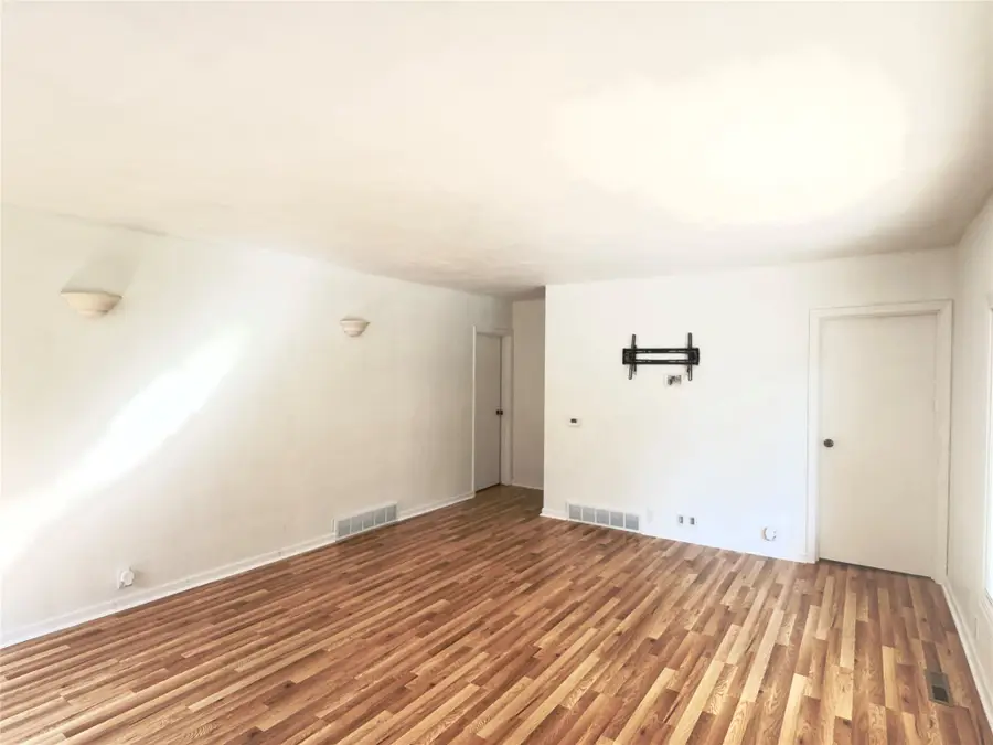 603 Creston Avenue, Des Moines, IA 50315 - #3