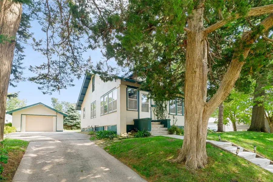 624 E 8th Street S, Newton, IA 50208 - #2