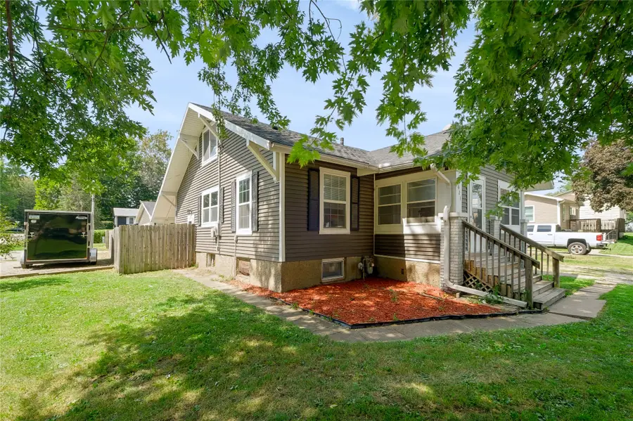 621 E 12th Street S, Newton, IA 50208 - #2