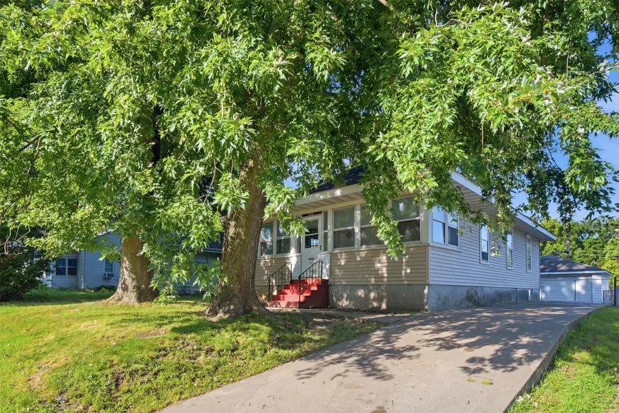 3930 9th Street, Des Moines, IA 50313 - #3