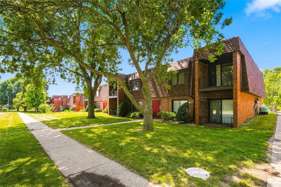 4541 Woodland Avenue #6, West Des Moines, IA 50266 - #2