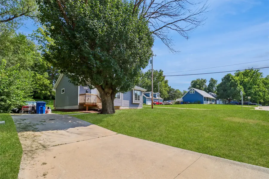 7111 SW 16th Street, Des Moines, IA 50315 - #2