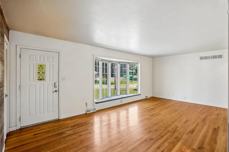 520 Stuart Street, Carlisle, IA 50047 - #2