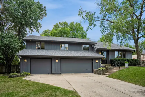 1333 NW 90th Street, Clive, IA 50325