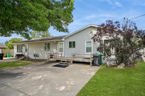 250 & 252 NE 57th Place, Des Moines, IA 50313