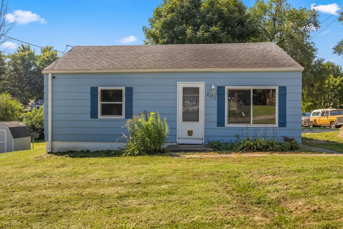 401 Hart Avenue, Des Moines, IA 50315 - #1