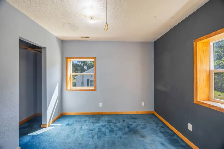 401 Hart Avenue, Des Moines, IA 50315 - #2