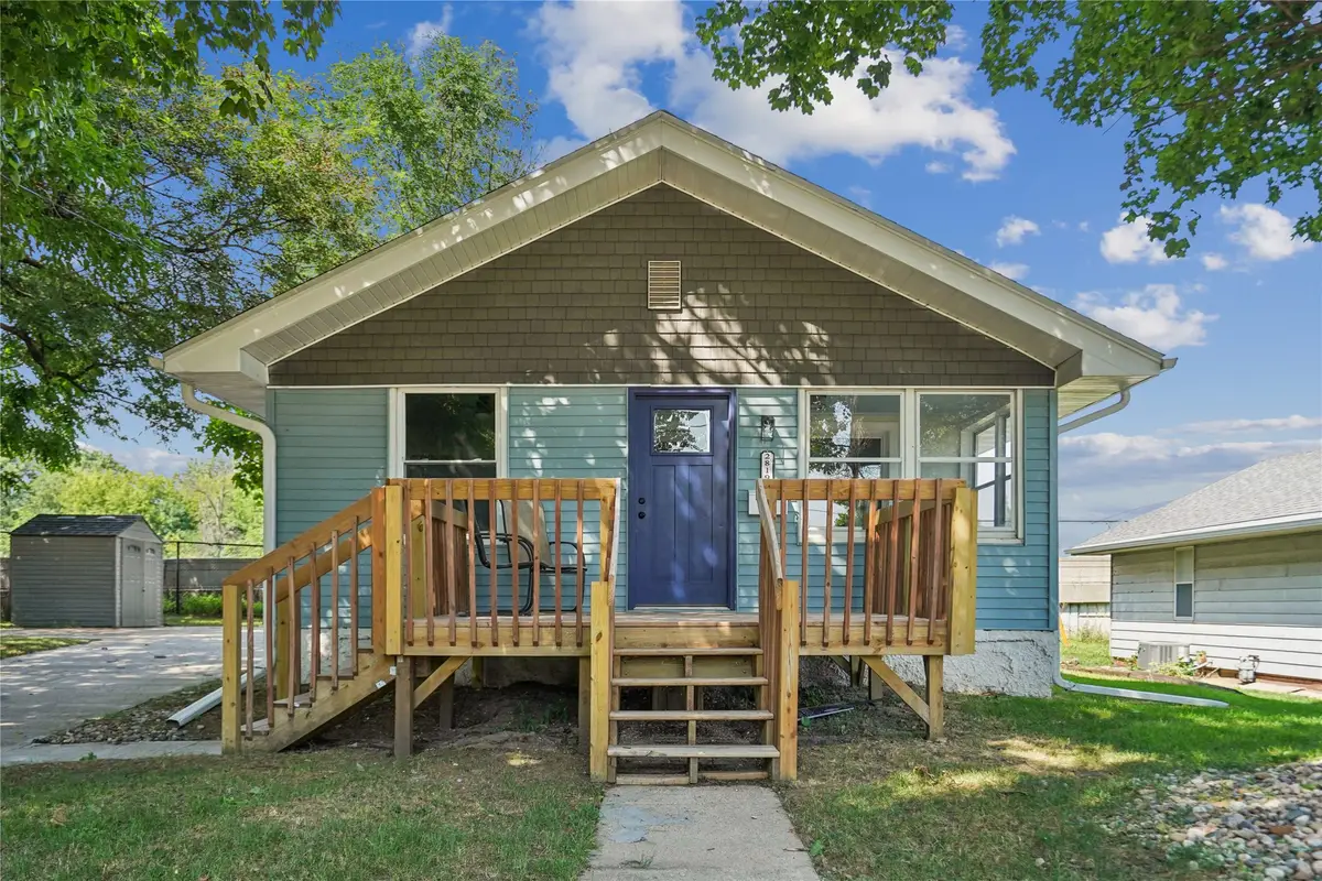 2819 Rollins Avenue, Des Moines, IA 50312 - #1
