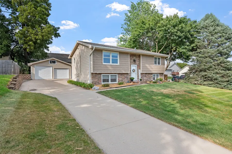 4620 Lexington Drive, Pleasant Hill, IA 50327 - #2