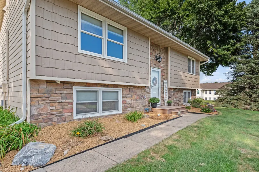 4620 Lexington Drive, Pleasant Hill, IA 50327 - #3