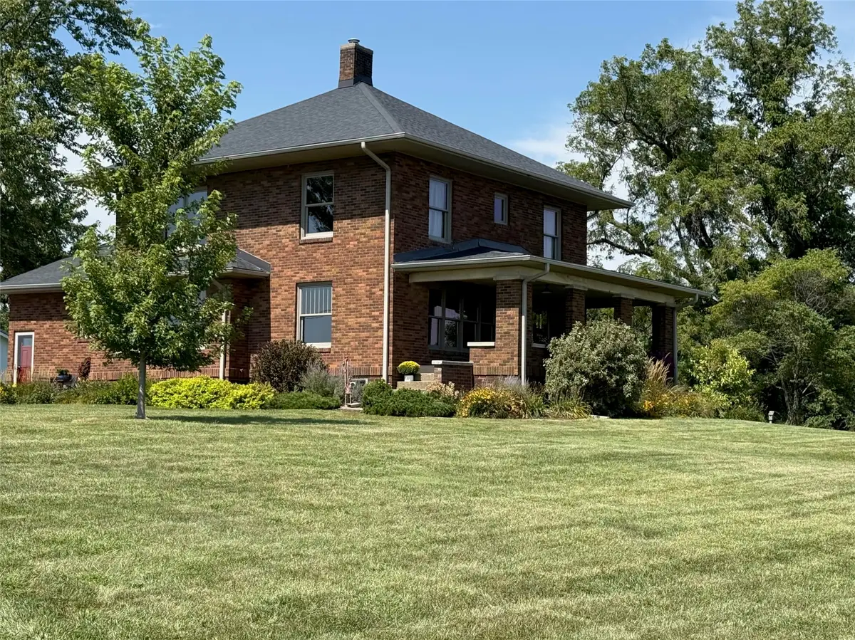 4905 E 8th Street N, Newton, IA 50208 - #1