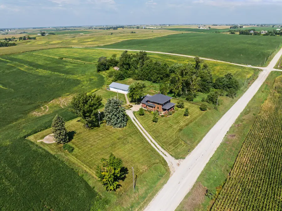 4905 E 8th Street N, Newton, IA 50208 - #2
