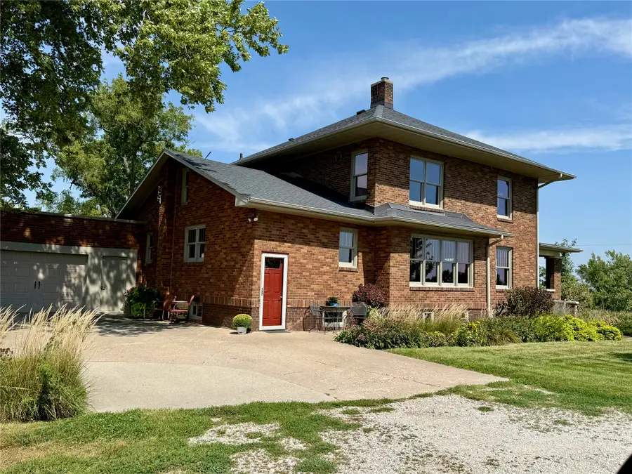 4905 E 8th Street N, Newton, IA 50208 - #3