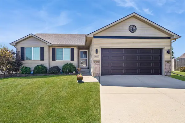 1703 E Boston Place, Indianola, IA 50125