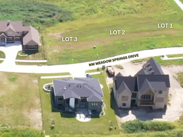 12024 Meadow Springs Drive, Johnston, IA 50131