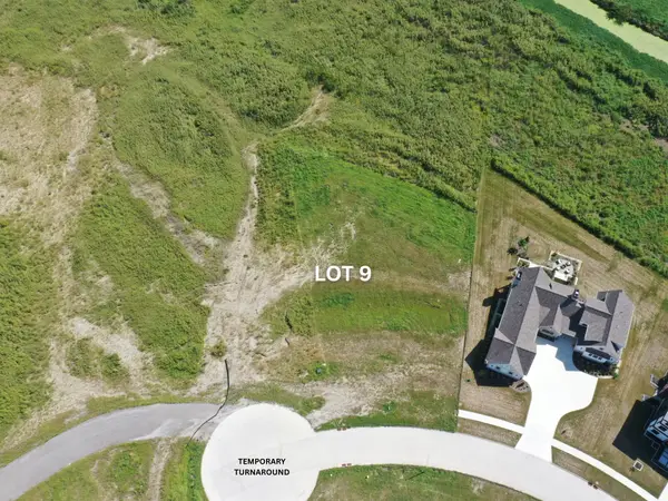 11840 Meadow Springs Drive, Johnston, IA 50131